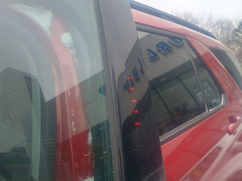 Certified 2023 Ford Explorer XLT w/ Equipment Group 202A image 5