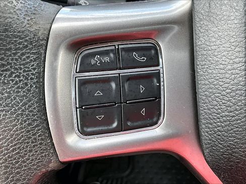 Used 2021 RAM 1500 Classic SLT AWD/4WD image 20