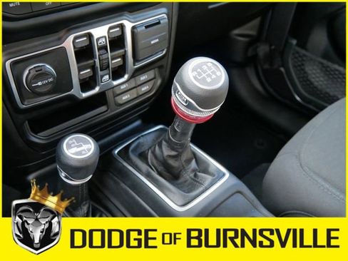 Used 2022 Jeep Wrangler Unlimited Sport image 24