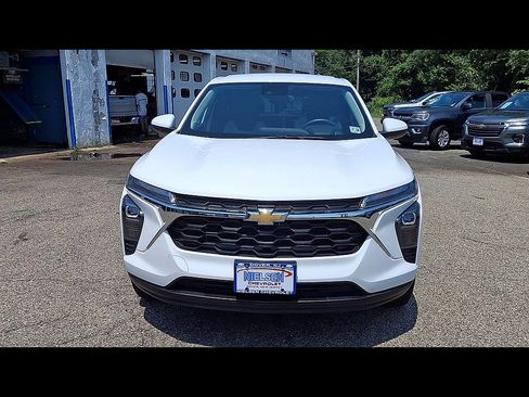Certified 2024 Chevrolet Trax LS w/ LS Convenience Package FWD image 3