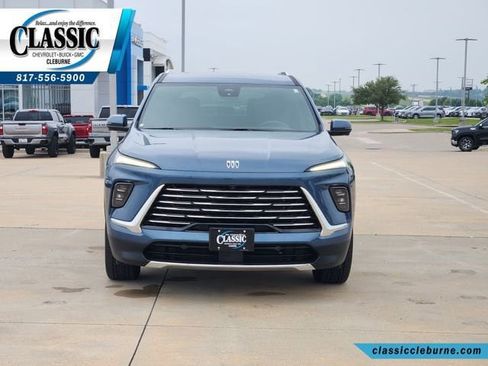 Used 2025 Buick Enclave Preferred FWD image 5