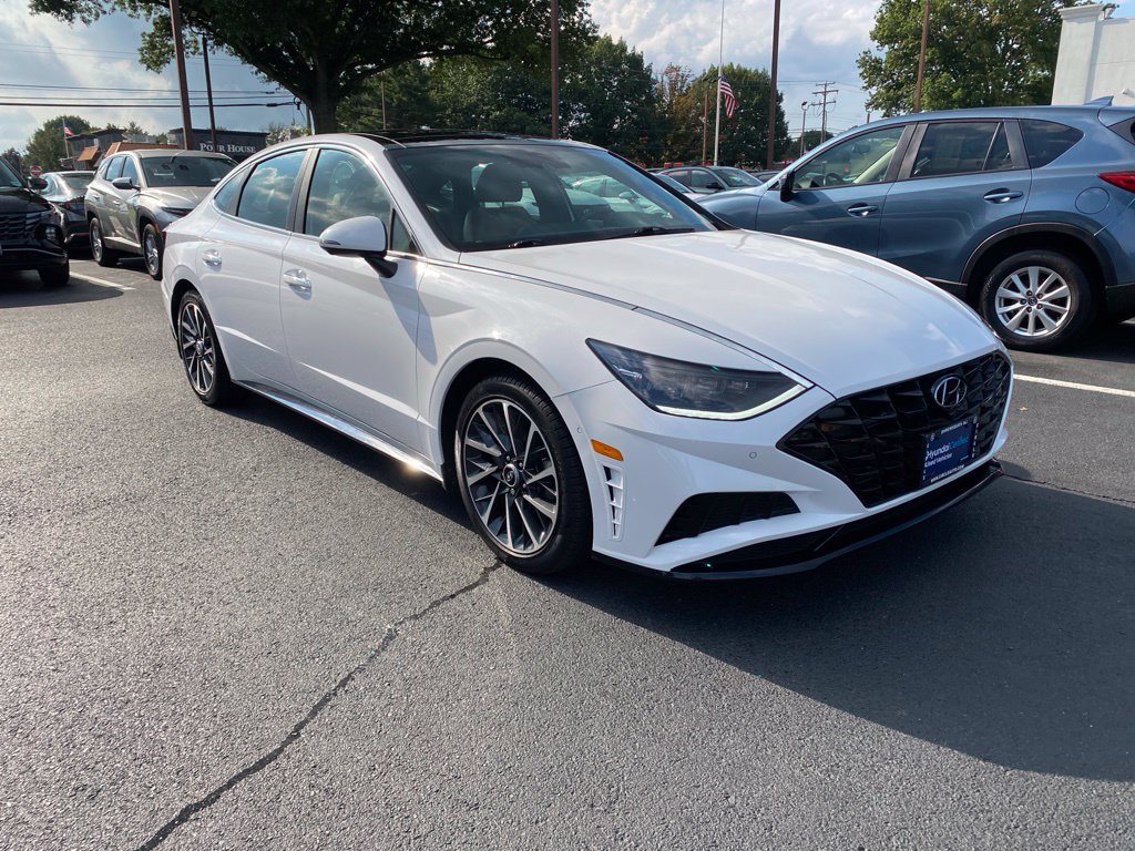 Certified 2023 Hyundai Sonata Limited FWD image 1