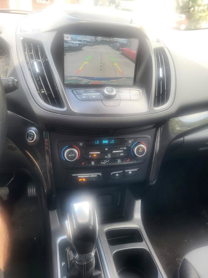 Used 2019 Ford Escape SE w/ SE Sport Appearance Package AWD/4WD image 47