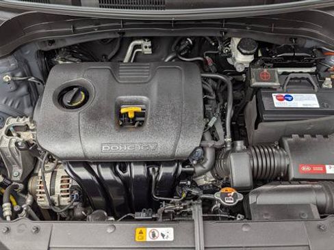 Used 2020 Kia Soul LX FWD image 28