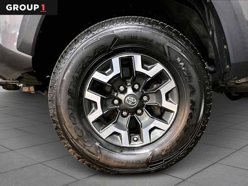 Used 2020 Toyota Tacoma TRD Off-Road image 10