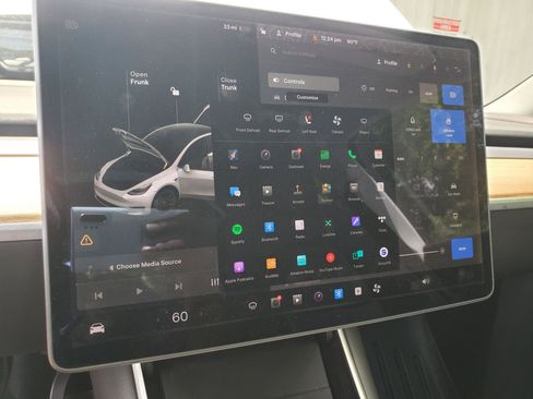 Used 2020 Tesla Model Y Long Range AWD/4WD image 34