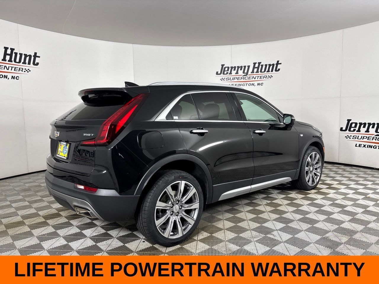 Used 2023 Cadillac XT4 Premium Luxury w/ Technology Package FWD image 6