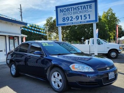 Used 2009 Chevrolet Impala LT FWD image 3
