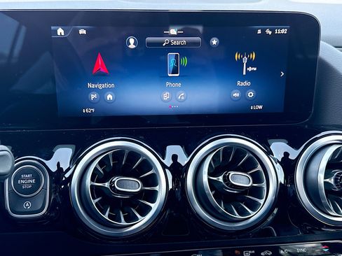 Used 2025 Mercedes-Benz GLA 250 image 28