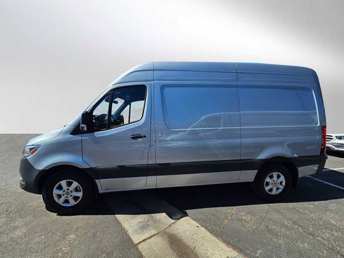 Used 2025 Mercedes-Benz Sprinter 2500 image 6