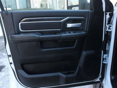 Used 2024 RAM 2500 Big Horn AWD/4WD image 16