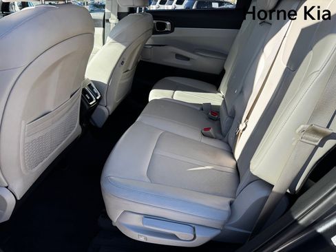 Certified 2023 Kia Sorento S w/ Panoramic Sunroof Package image 13