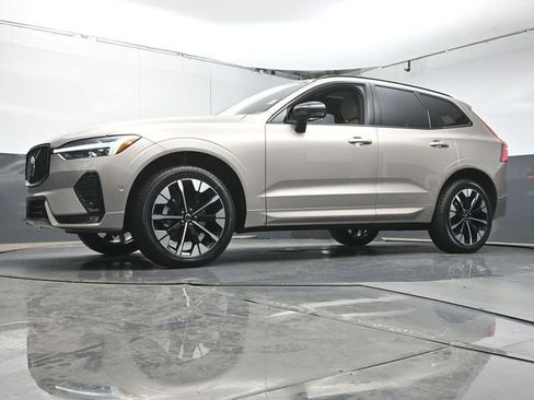 New 2026 Volvo XC60 B5 Plus w/ Protection Package Premier image 36