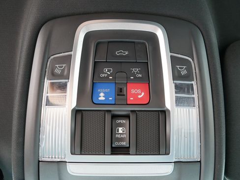 Used 2021 RAM 2500 Laramie w/ Night Edition AWD/4WD image 34