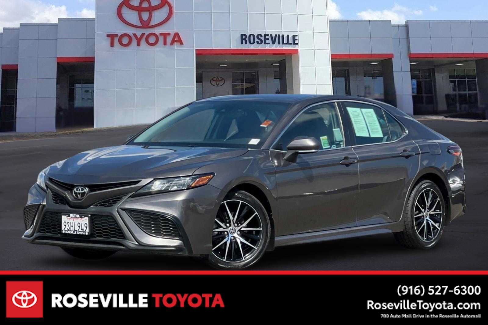 Used 2023 Toyota Camry SE FWD image 1