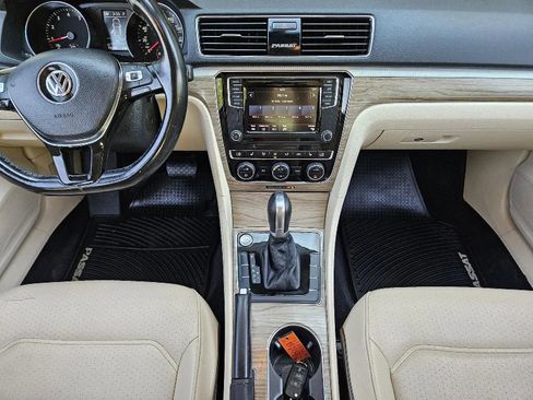 Used 2018 Volkswagen Passat 2.0T SE image 15