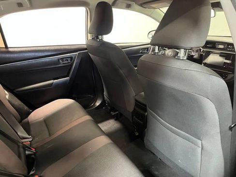 Used 2018 Toyota Corolla LE FWD image 15