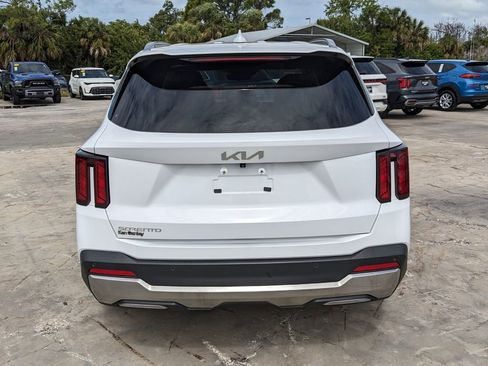 Certified 2025 Kia Sorento S image 7