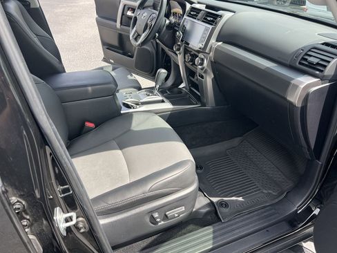 Used 2024 Toyota 4Runner SR5 Premium w/ Moonroof Package RWD image 34