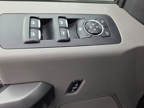 Used 2017 Ford F150 XLT image 29