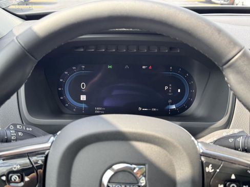 Used 2024 Volvo XC90 B5 Plus image 19