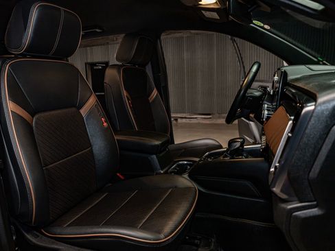 Used 2023 GMC Canyon AT4 w/ AT4 Premium Package image 23