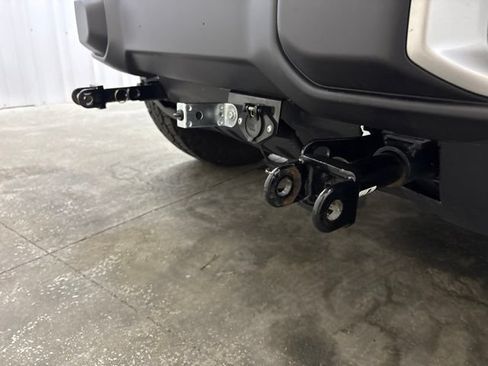 Used 2019 Jeep Wrangler Unlimited Sahara w/ Uconnect 4C Nav & Sound Group AWD/4WD image 8