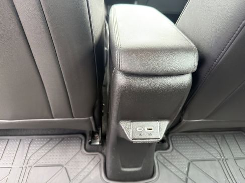 Used 2023 Chevrolet Bolt EUV LT w/ Convenience Package FWD image 20