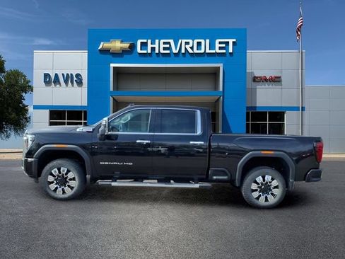 Used 2025 GMC Sierra 3500 Denali w/ Technology Package AWD/4WD image 6