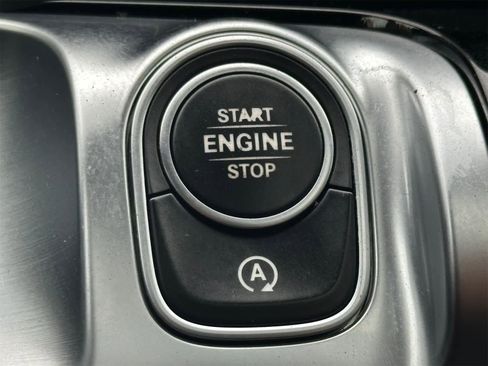 Used 2020 Mercedes-Benz GLB 250 4MATIC w/ Premium Package image 26