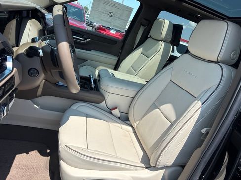 New 2026 GMC Yukon Denali w/ Denali Reserve Package AWD/4WD image 19