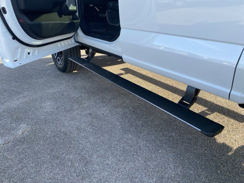 Used 2025 Ford F250 Platinum image 9