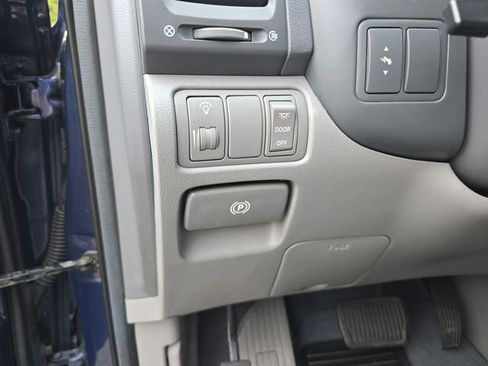 Used 2008 Kia Sedona EX w/ Luxury Pkg image 15