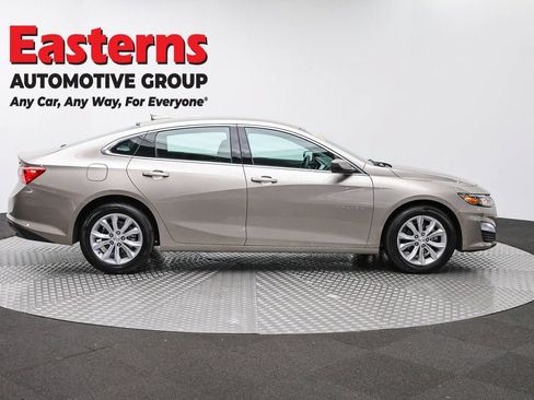 Used 2025 Chevrolet Malibu LT FWD image 4