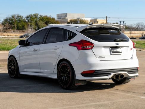 Used 2018 Ford Focus ST image 10