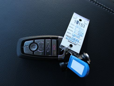 New 2026 Ford F350 Lariat w/ Black Appearance Package image 32