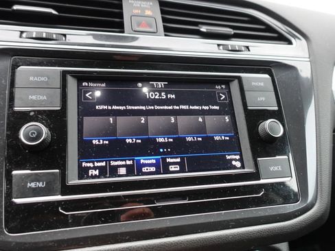 Used 2024 Volkswagen Tiguan S image 18