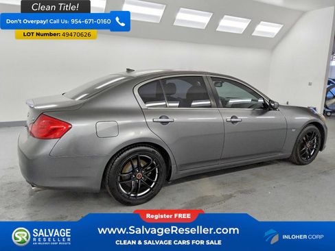 Used 2015 INFINITI Q40 w/ Moonroof Package image 4