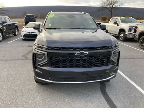 Used 2026 Chevrolet Suburban Premier image 2
