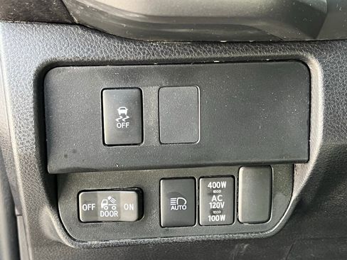 Used 2023 Toyota Tacoma TRD Off-Road image 24