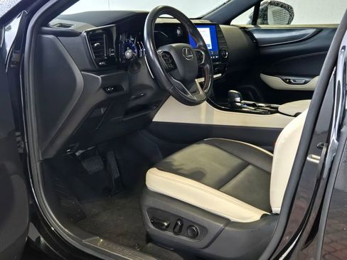 Used 2023 Lexus NX 250 FWD w/ Towing Package (2000 Lbs) image 14