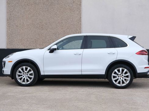 Used 2016 Porsche Cayenne image 6