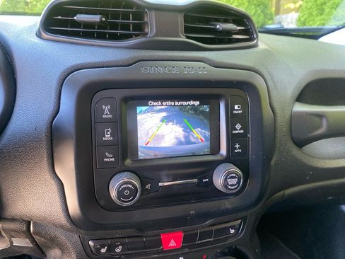 Used 2017 Jeep Renegade Limited AWD/4WD image 14