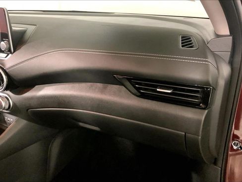 Used 2024 Nissan Sentra SV FWD image 16