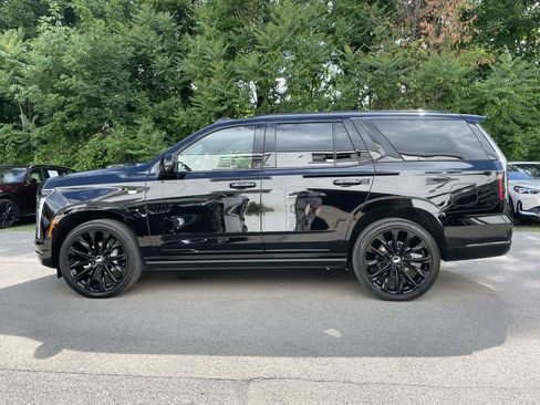 Used 2026 Cadillac Escalade Platinum Sport w/ LPO, ONYX Package AWD/4WD image 2