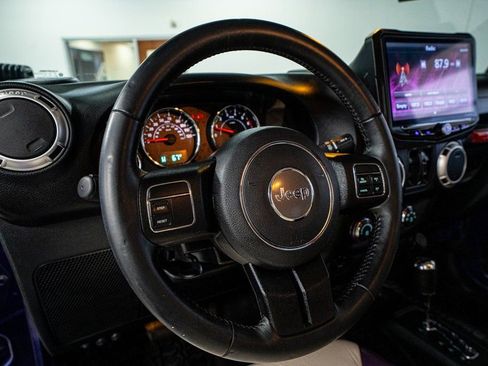 Used 2018 Jeep Wrangler Unlimited Sahara image 34