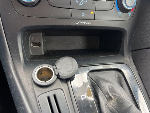 Used 2016 Ford Focus SE w/ SE Power Seat Package image 26