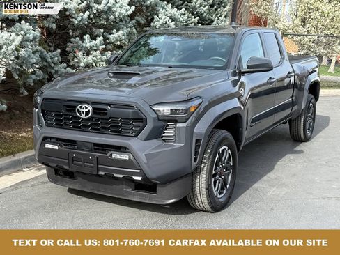 Used 2025 Toyota Tacoma TRD Sport image 3