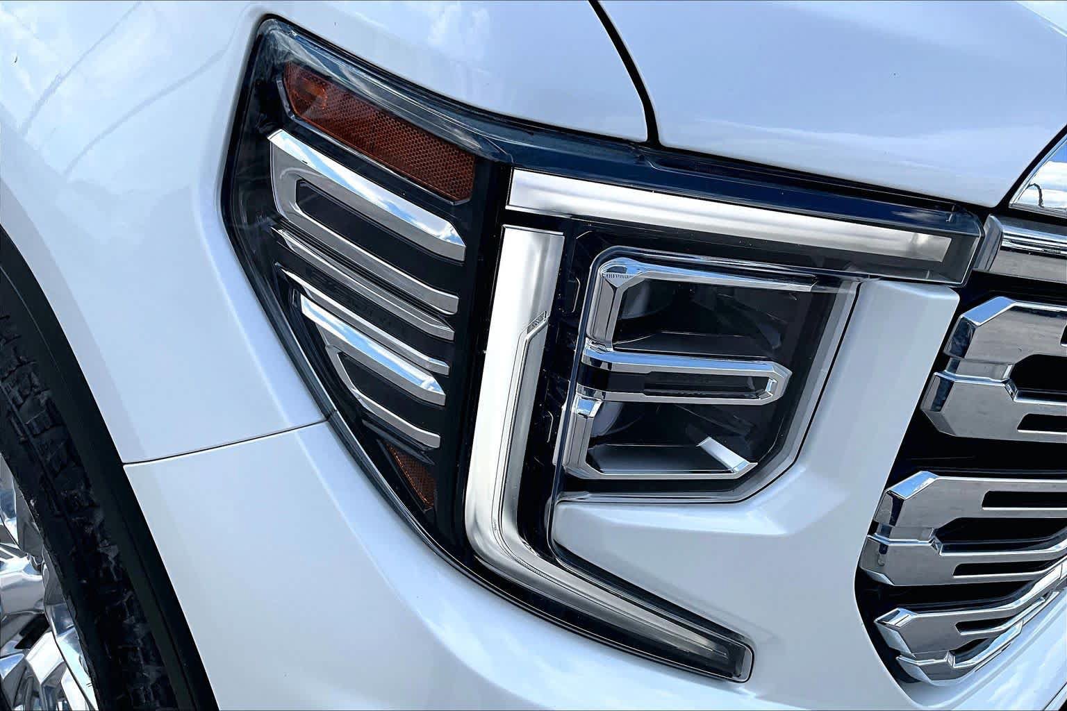 Used 2023 GMC Sierra 1500 Denali w/ Technology Package AWD/4WD image 28