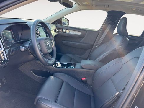 New 2025 Volvo XC40 B5 Plus w/ Protection Package Premier image 9